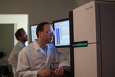Photo: Dr. Cerchietti in the laboratory.